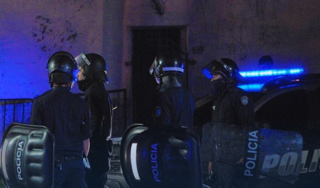 Policía